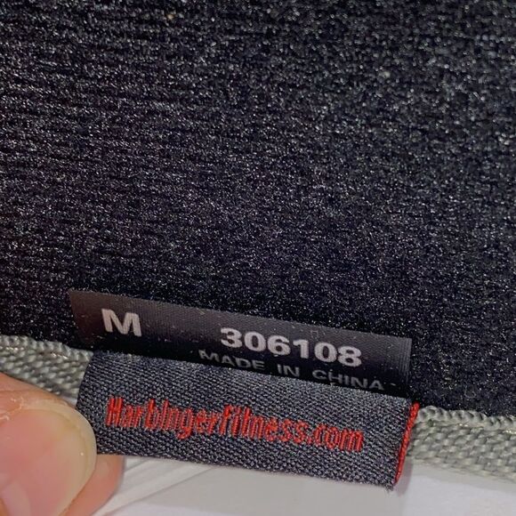 Harbinger 6" Contour FlexFit Weight Lifting Belt Black/Gray/Red Size Medium - Picture 3 of 12